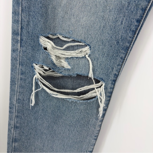 Levi’s Wedgie Straight Jeans Women’s 28 Distressed Ripped Light Wash Denim - Picture 4 of 5